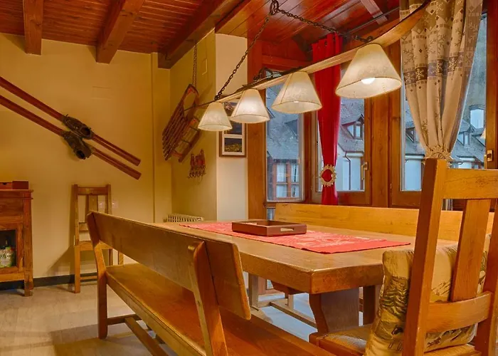 Saplan Real Estate Cuma 公寓 *